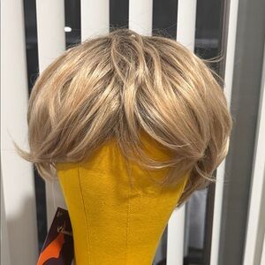 Blonde Women’s / Men’s Wig